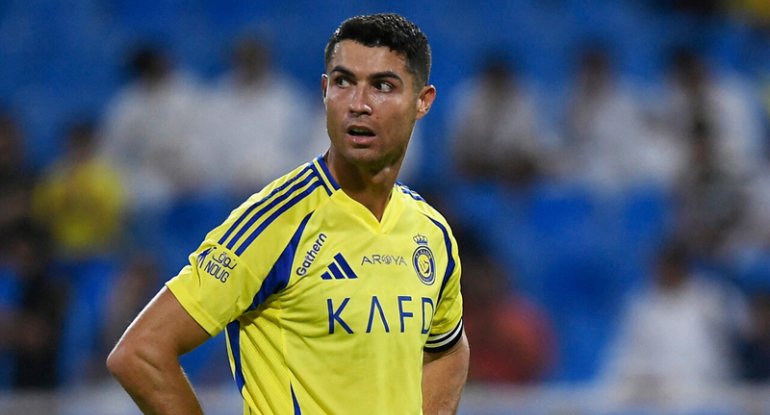 Ronaldo: "Uşaq vaxtı məni ağlayan uşaq adlandırırdılar"