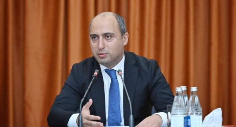 "Bunu təhsil ekspertlərinin bikar olması ilə əlaqələndirirəm" - Nazir