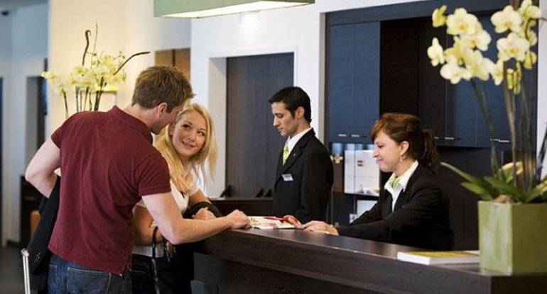Hoteldə qızla tanış olmaq istəyən azərbaycanlı futbolçunu komandadan qovdular - FOTO