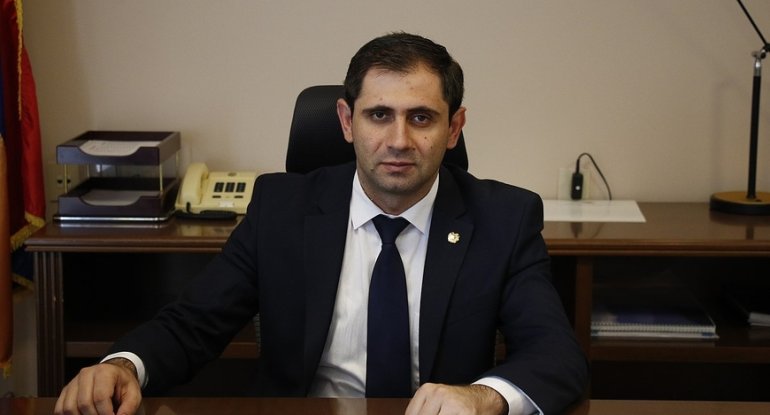 Suren Papikyan Hindistana getdi