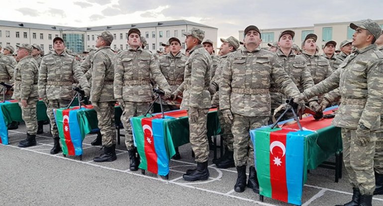Hərbi hissələrdə andiçmə mərasimlərinə valideynlər buraxılmayacaq