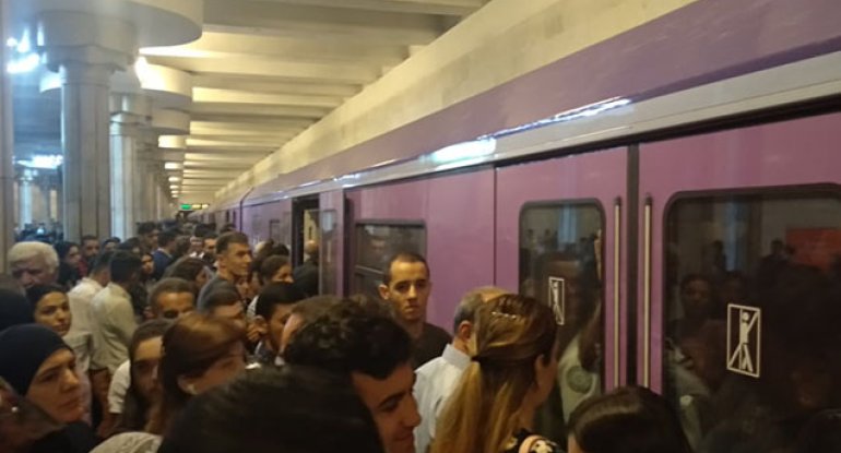 Bakı metrosunda hadisə: Xızır kimi yetişdi, mükafat verilsin
