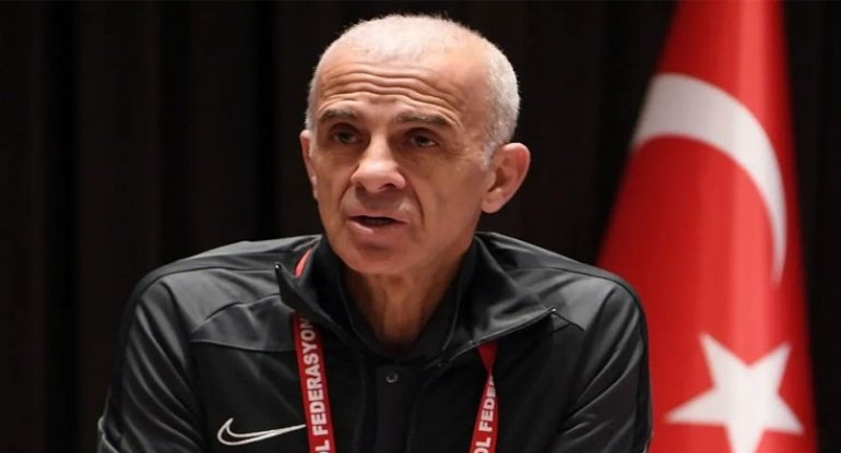 Sabiq baş məşqçi xəstəxanaya yerləşdirildi
