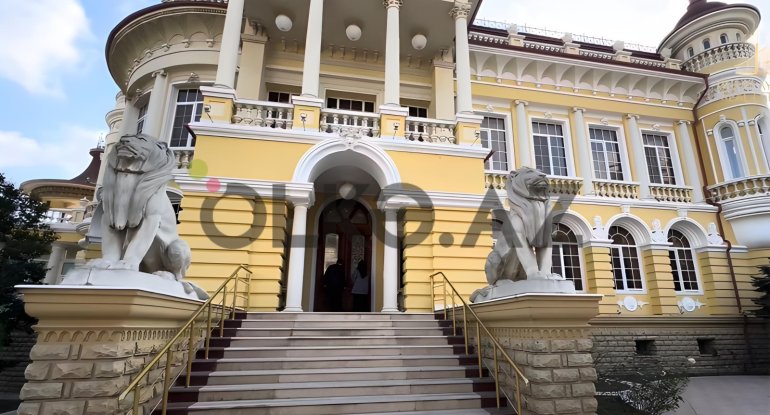 Azərbaycanda 17 milyon manata saray satılır - FOTO
