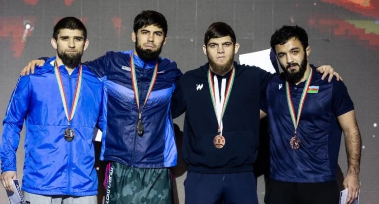 Azərbaycan güləşçiləri üç medal qazanıblar