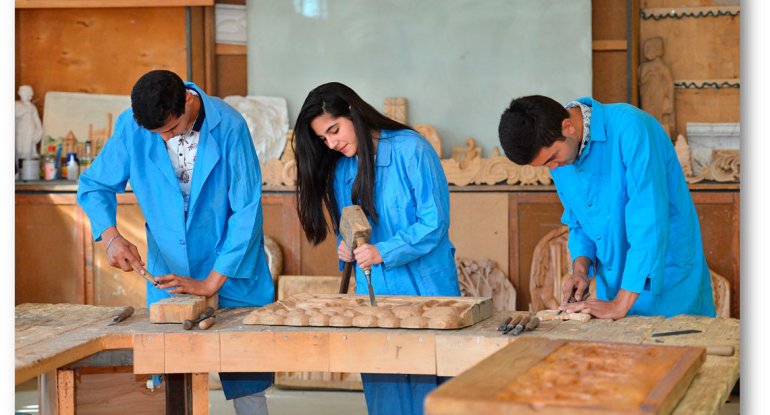 70.5% düşünür ki,&nbsp;peşə təhsili ilə iş tapmaq rahatdır&nbsp;- SORĞU