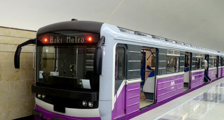 Metronun "28 May" stansiyasında qatarda nasazlıq yaranıb