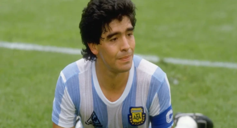 Maradonanın ölümü ilə bağlı məhkəmə BAŞLADI: 7 şübhəli var