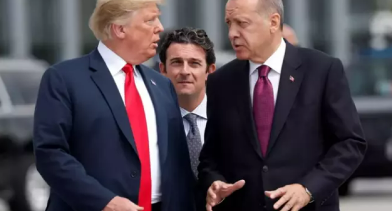 Tramp Ərdoğanı səfirə belə təriflədi