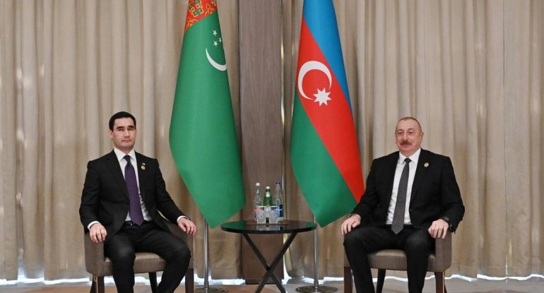 Sərdar Berdiməhəmmədov İlham Əliyevi təbrik etdi