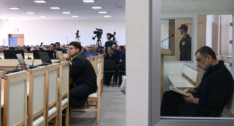 Vardanyanın məhkəməsində zərərçəkmiş şəxslərin ifadəsi: Meyitləri çıxaranda yaralandım - FOTO