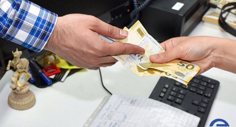 Uşağın anadan olmasına görə 300 manat müavinət təyin edilir? - Rəsmi AÇIQLAMA - FOTO