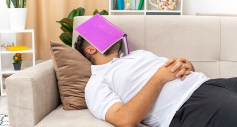 Gündüz yuxulu olmağın səbəbi nədir?