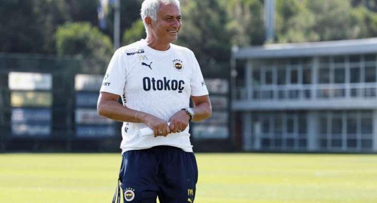 "Fənərbaxça"dan çılğın transfer - Ulduz futbolçunu alır