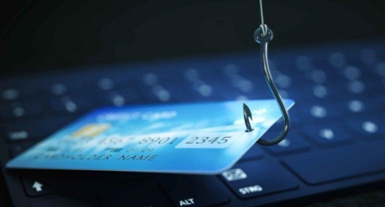 Bank kartlarından 14 min manata yaxın pul oğurlandı