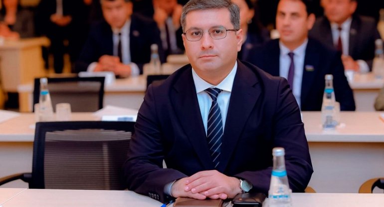 Bir günə işdən çıxarıldı deyilmişdi: nazir kollektivə təqdim edildi