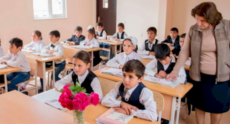 "Müəllim işləməyin" çağırışı niyə dəbdədir? - Ekspertdən həyəcan təbili