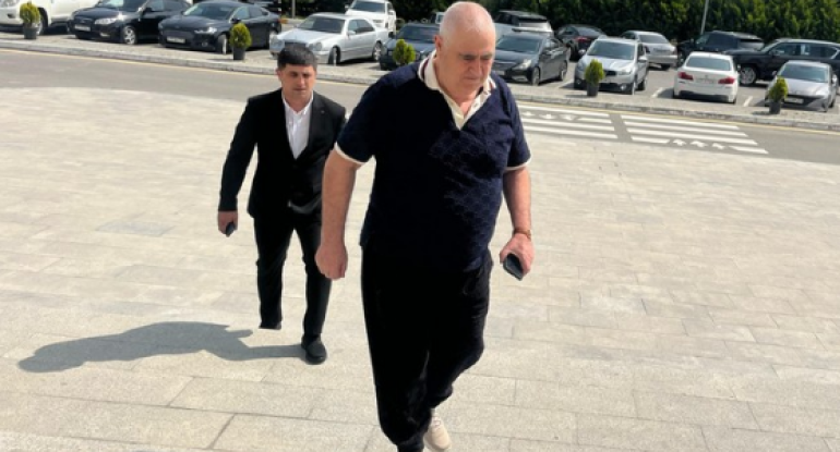 "Şərurlu İsfəndiyar":&nbsp;Vəkilin suallarını cavablaya bilmirəm, savadım yoxdur