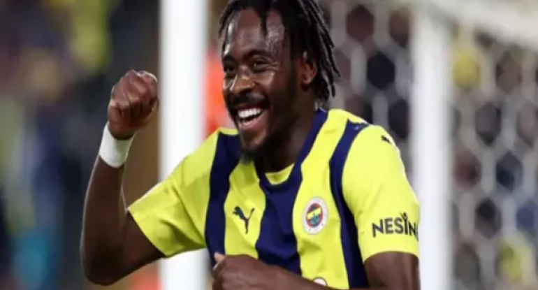 Ulduz futbolçu "Fənərbağça"dan gedir