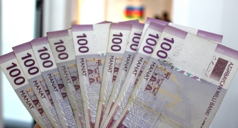 Azərbaycan manatının dövretmə sürəti azalıb