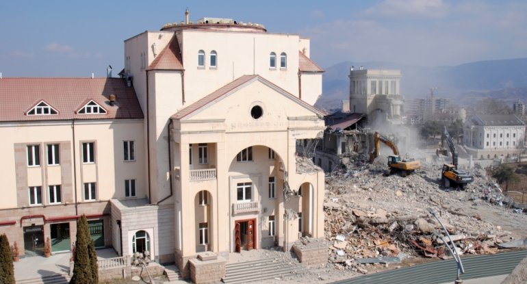 Xankəndi, Xocalı və Ağdərədə qanunsuz tikililər sökülür