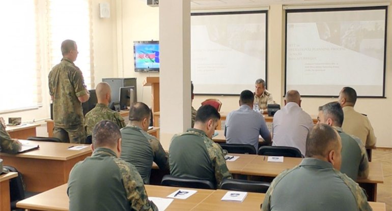 NATO-nun Mobil Təlim Qrupu ilə treyninq keçirilir