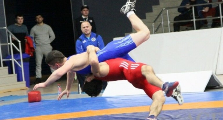 İki güləşçimiz Avropa çempionatında finala yüksəldi
