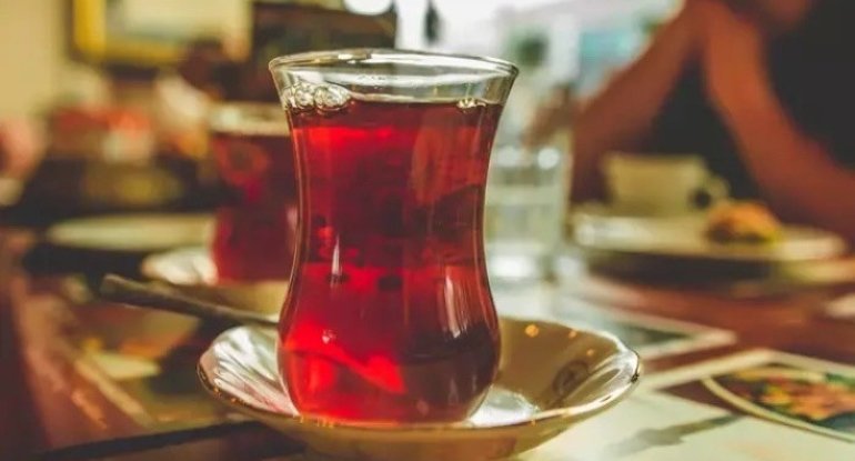 Yeməkdən sonra çay içmək zərərlidir?