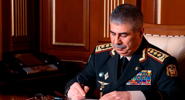 Azərbaycan müdafiə naziri Pakistana başsağlığı verib