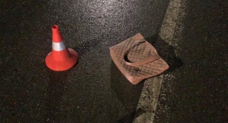 Geriyə hərəkət edən avtomobil piyadanı öldürdü