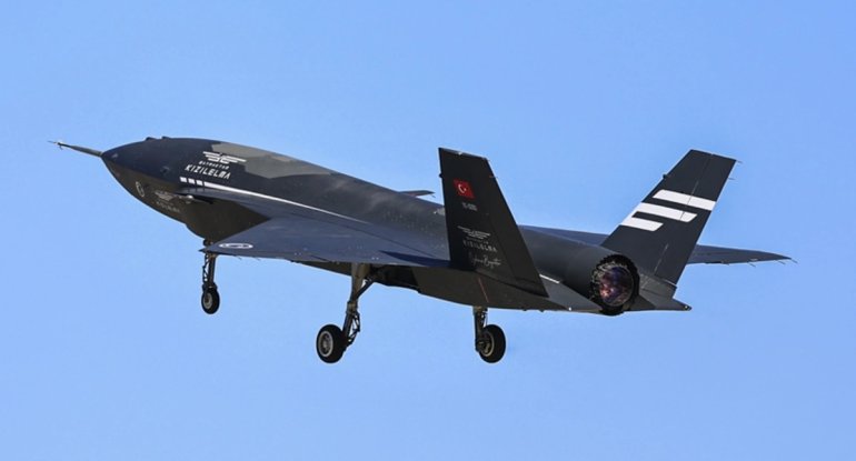 Türkiyənin ilk pilotsuz döyüş təyyarəsinin seriya istehsalına başlanılıb