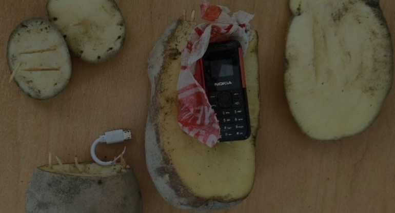 Həbsxanaya kartofun içərisində&nbsp;telefon&nbsp;keçirmək istədi