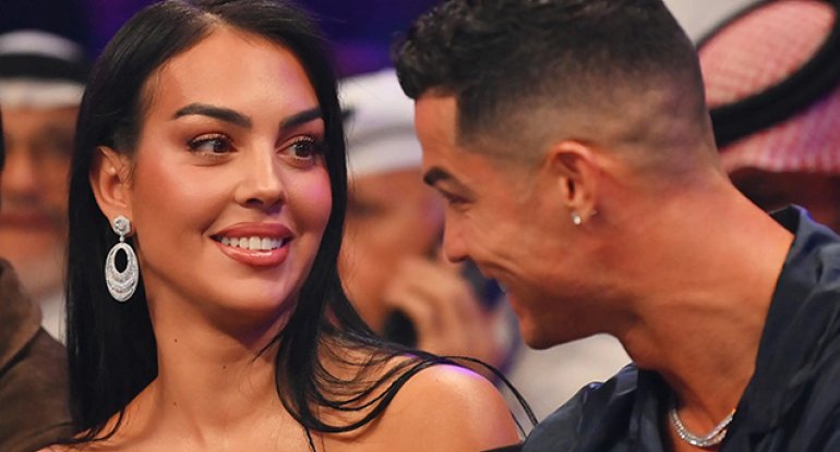 Ronaldo sevgilisinə evlilik təklif etdi - FOTO