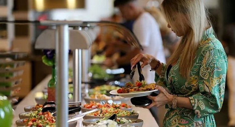 Hotellərdə "açıq bufet" tarixə qovuşur? - Ekspert yeni xidmətin fərqini açıqladı&nbsp;
