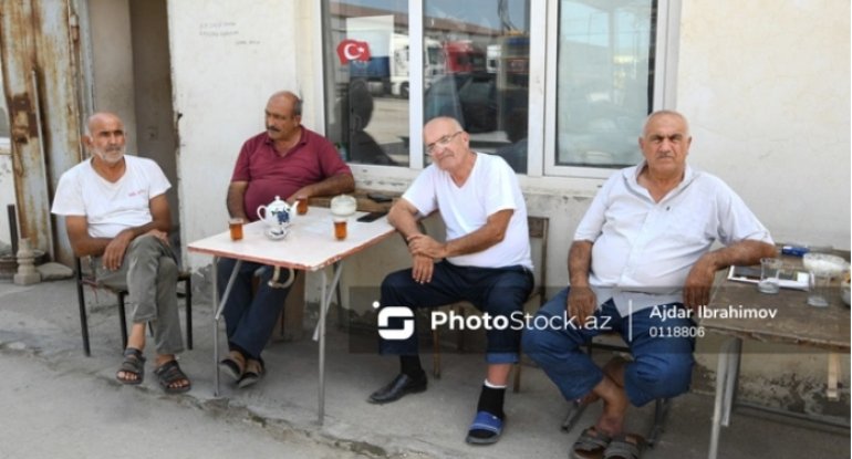 Azərbaycanlı sürücülərdən ETİRAZ: "İranda bizi həftələrlə çöllükdə əsir kimi gözlədirlər"