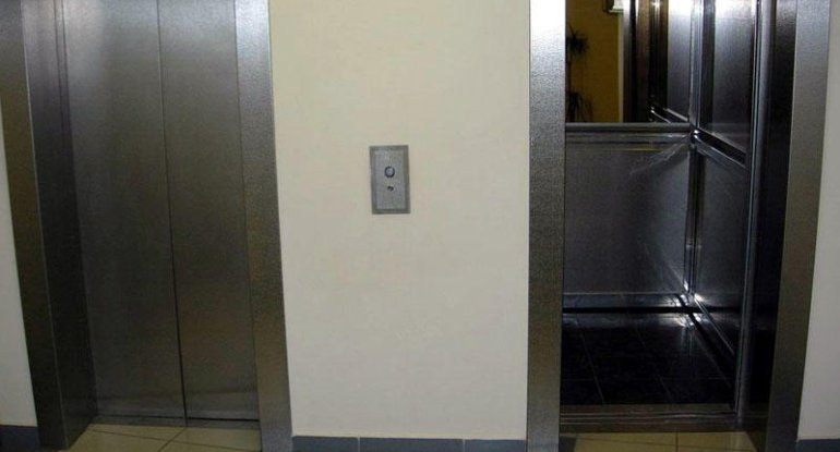 Azərbaycanda fabrikdə FACİƏ - Lift qırıldı, xəsarət alan var