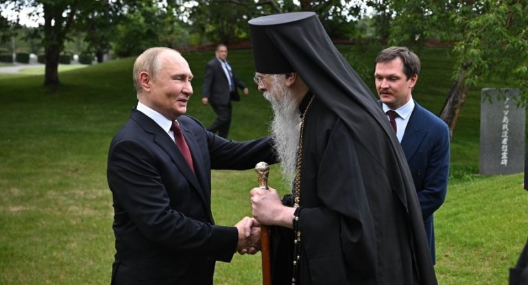 Putinlə görüşdüyünə görə ÜZR İSTƏDİ