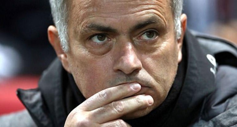 Mourinyodan &ldquo;Fənərbağça&rdquo; rəsmisinə sərt cavab - &ldquo;Onu tanımıram&rdquo;