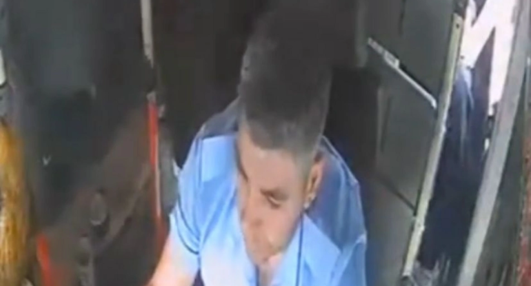 Avtobus sürücüsünün çevikliyi sərnişinləri xilas etdi - VİDEO