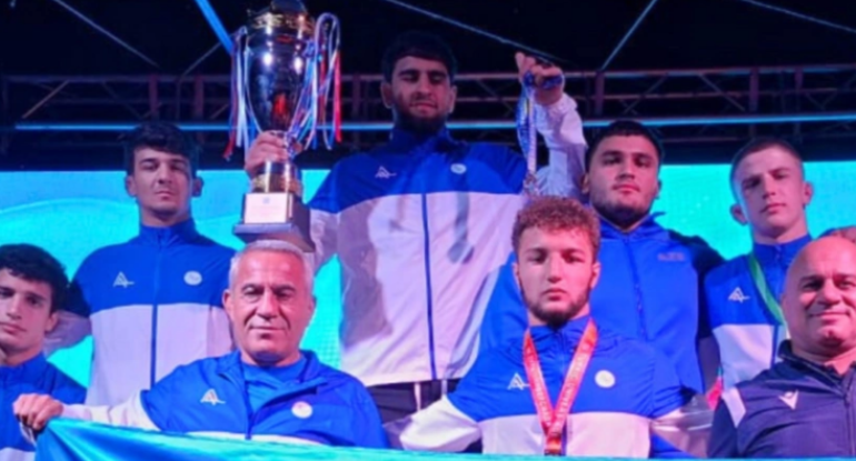 Azərbaycan güləşçiləri Universiadada 8 medal qazanıb