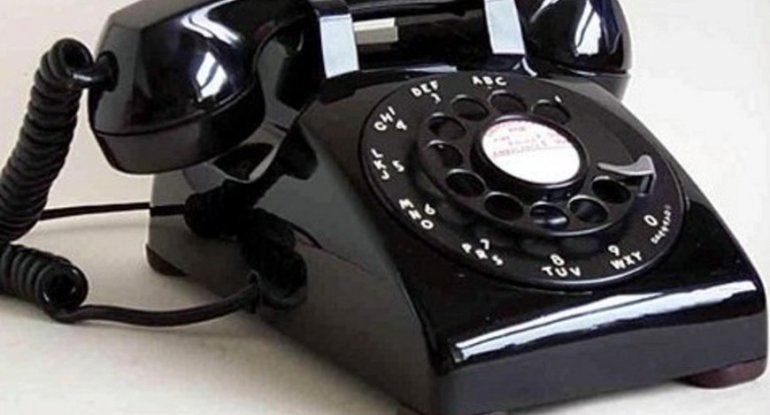 İlk sevgilər, təsadüfi zənglər, uzun-uzadı söhbətlər - Ev telefonları tarix olur?