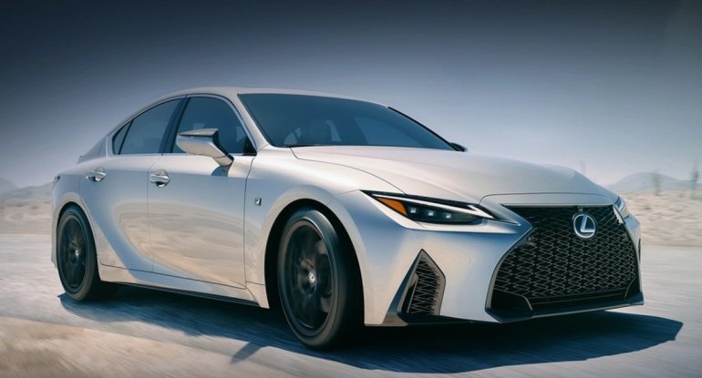 Çıxarış almaq istəyən iş adamı aldadılıb: "Pulu vermək üçün "Lexus"u 50 min manata satdım"