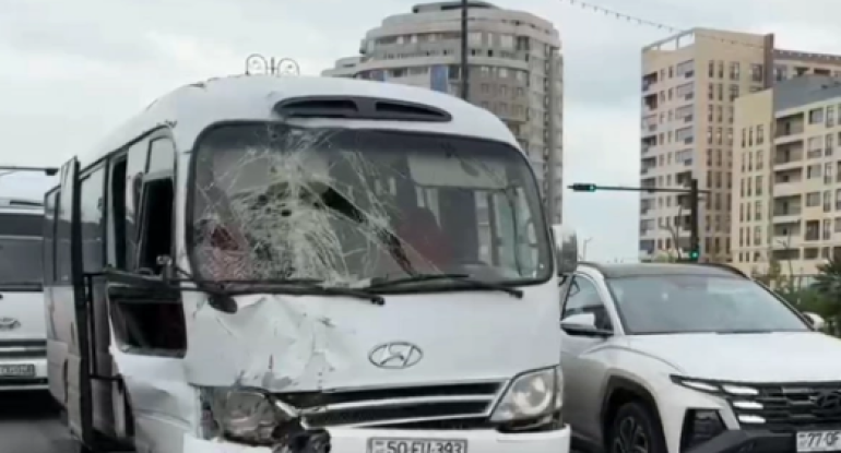 Sumqayıtda avtobuslar toqquşdu - xəsarət alanlar var