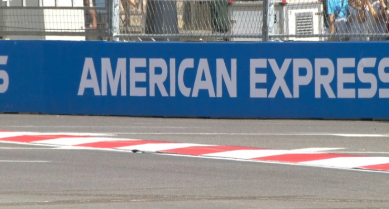 "Formula 1" üzrə Azərbaycan Qran-prisində birinci sərbəst yürüş dayandırılıb