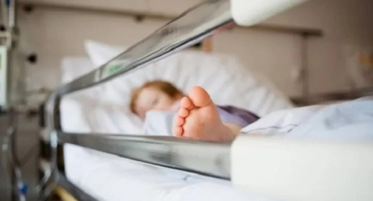 Evdə iynə vurulan uşaq qəfil vəfat etdi
