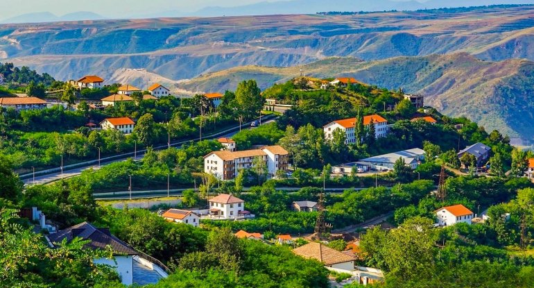 Növbəti köç Laçına çatıb,&nbsp;açarlar tədqim olunub&nbsp;- YENİLƏNİB