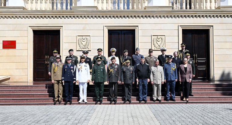 Hərbi attaşelər Heydər Əliyev adına Hərbi İnstitutda olublar - FOTO