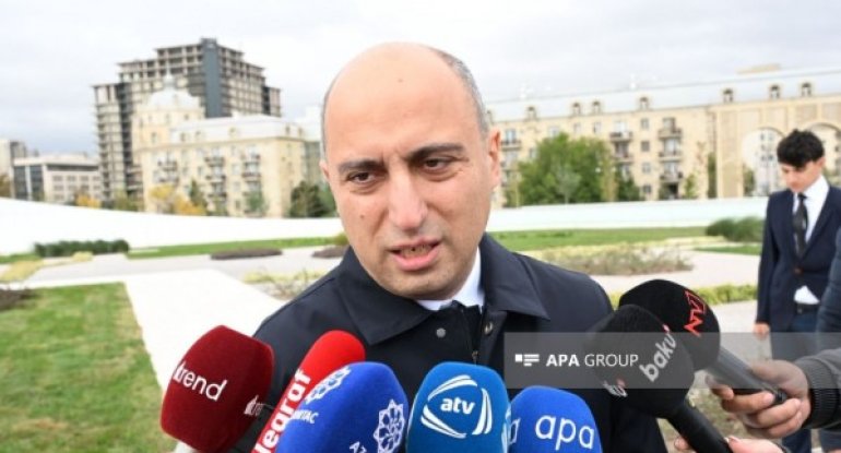 Nazir məktəblərdə pul yığılması hallarına münasibət bildirib