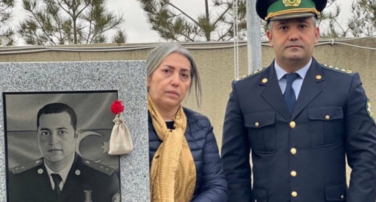 Polkovnik Cəlal Qurbanov həlak olan qəhrəmanlara mahnı həsr etdi: "Oğlum qəhrəmandır!" - VİDEO