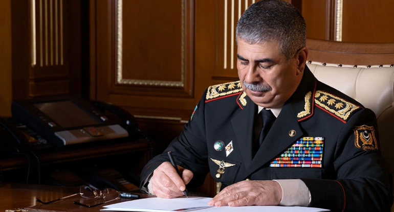 Azərbaycan müdafiə naziri Pakistan tərəfinə başsağlığı verib